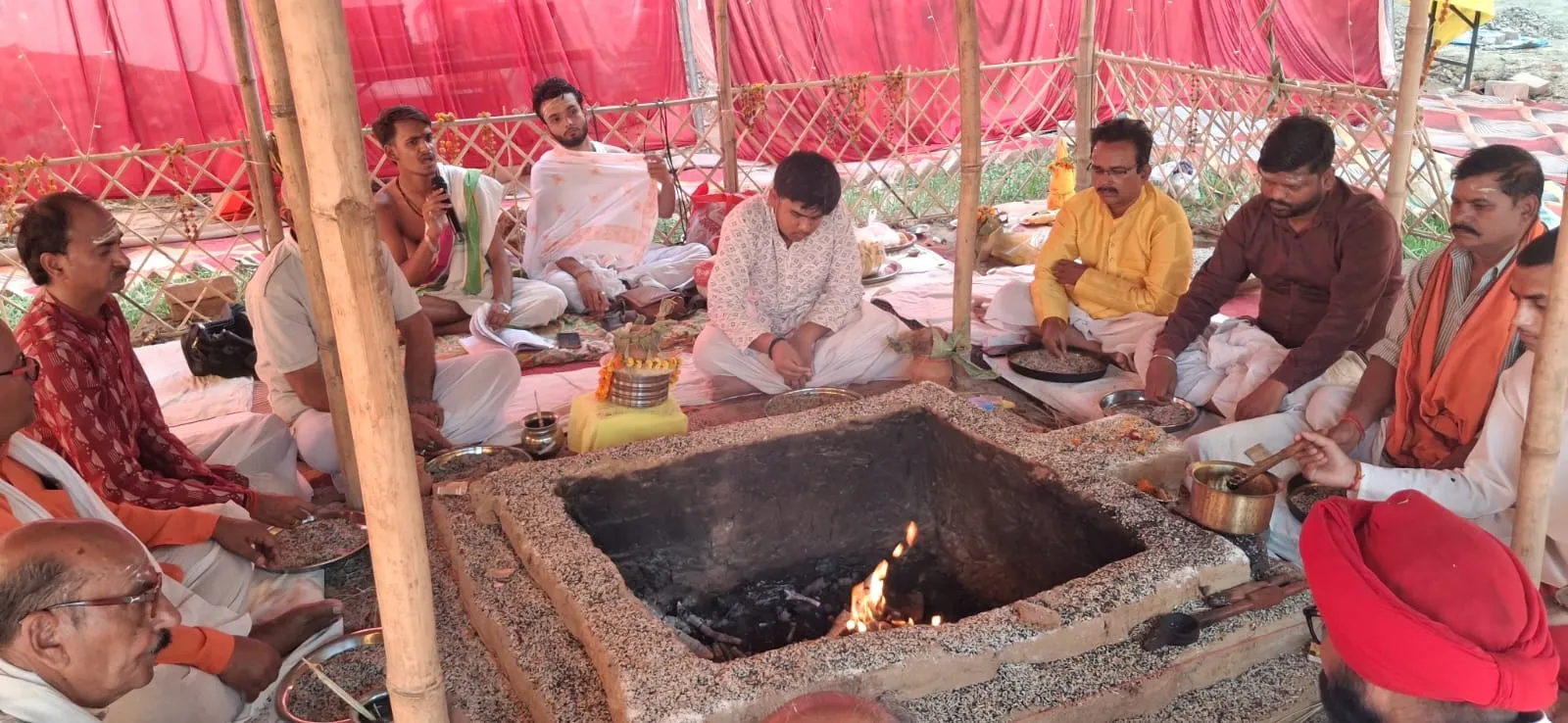 विश्व कल्याण हेतु हुआ विशेष यज्ञ।