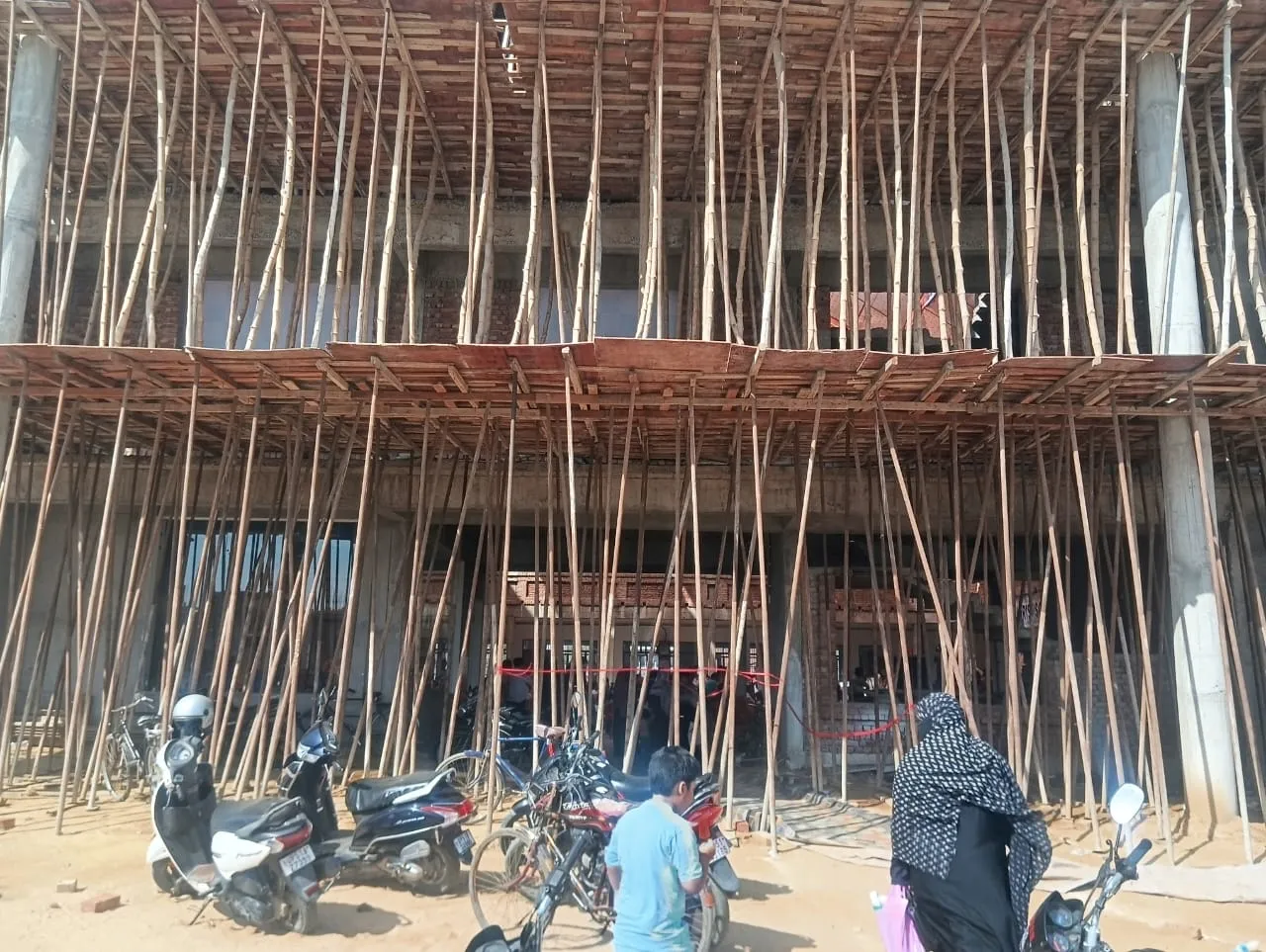एक माह बीतने के बाद भी बीईओ ने सन राइज स्कूल के खिलाफ नहीं की कोई कार्यवाही