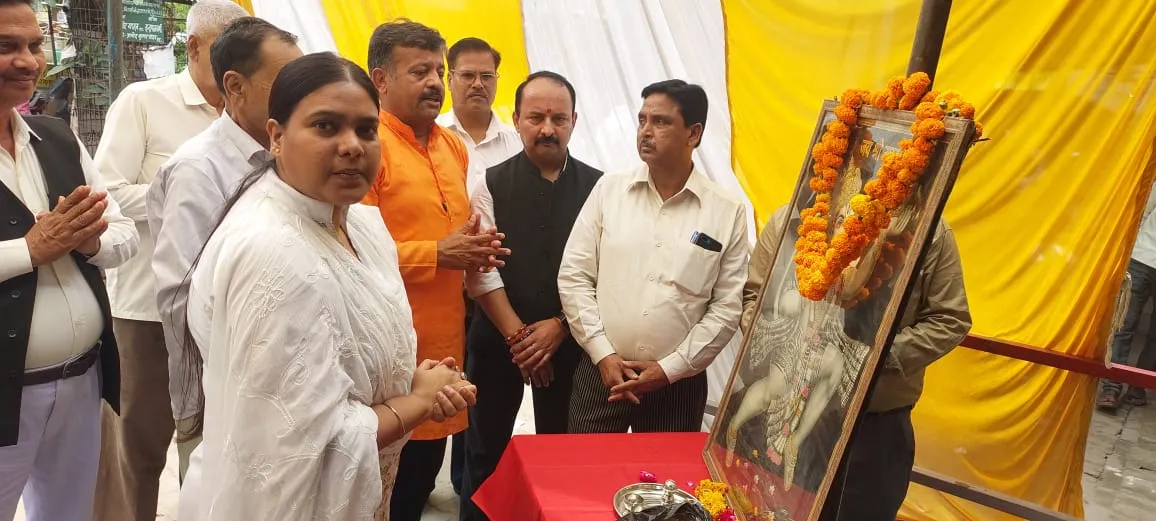 एसडीएम राखी वर्मा ने पूजा अर्चना,आरती एवं प्रसाद वितरण कर किया भंडारे का शुभारंभ।