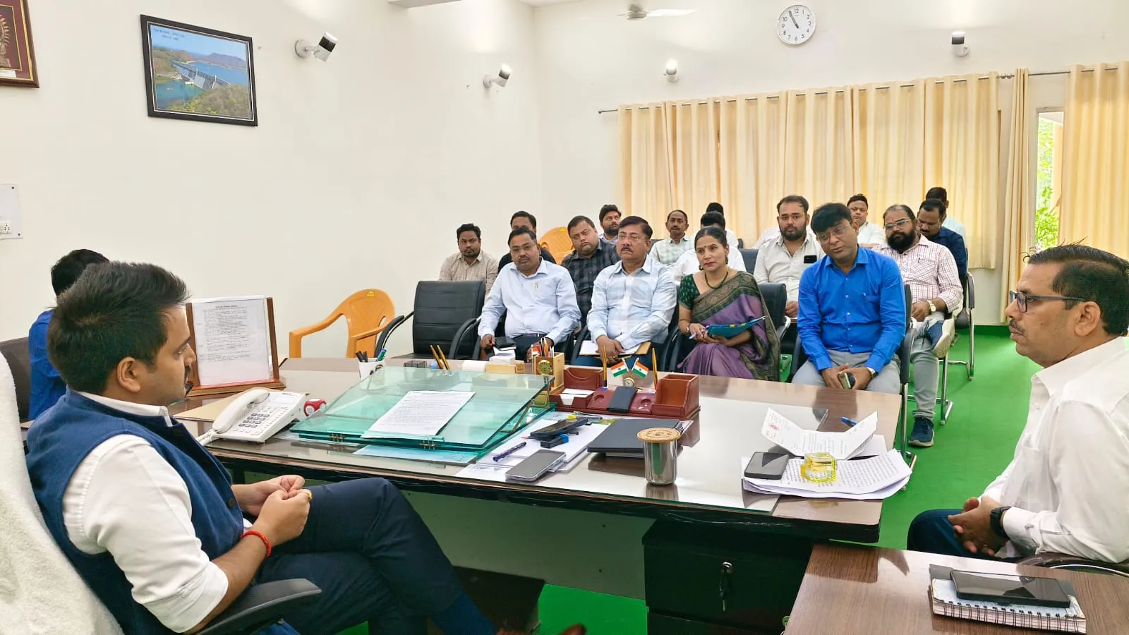 निर्माण कार्यों की प्रगति एवं गुणवत्ता की जिलाधिकारी ने की समीक्षा