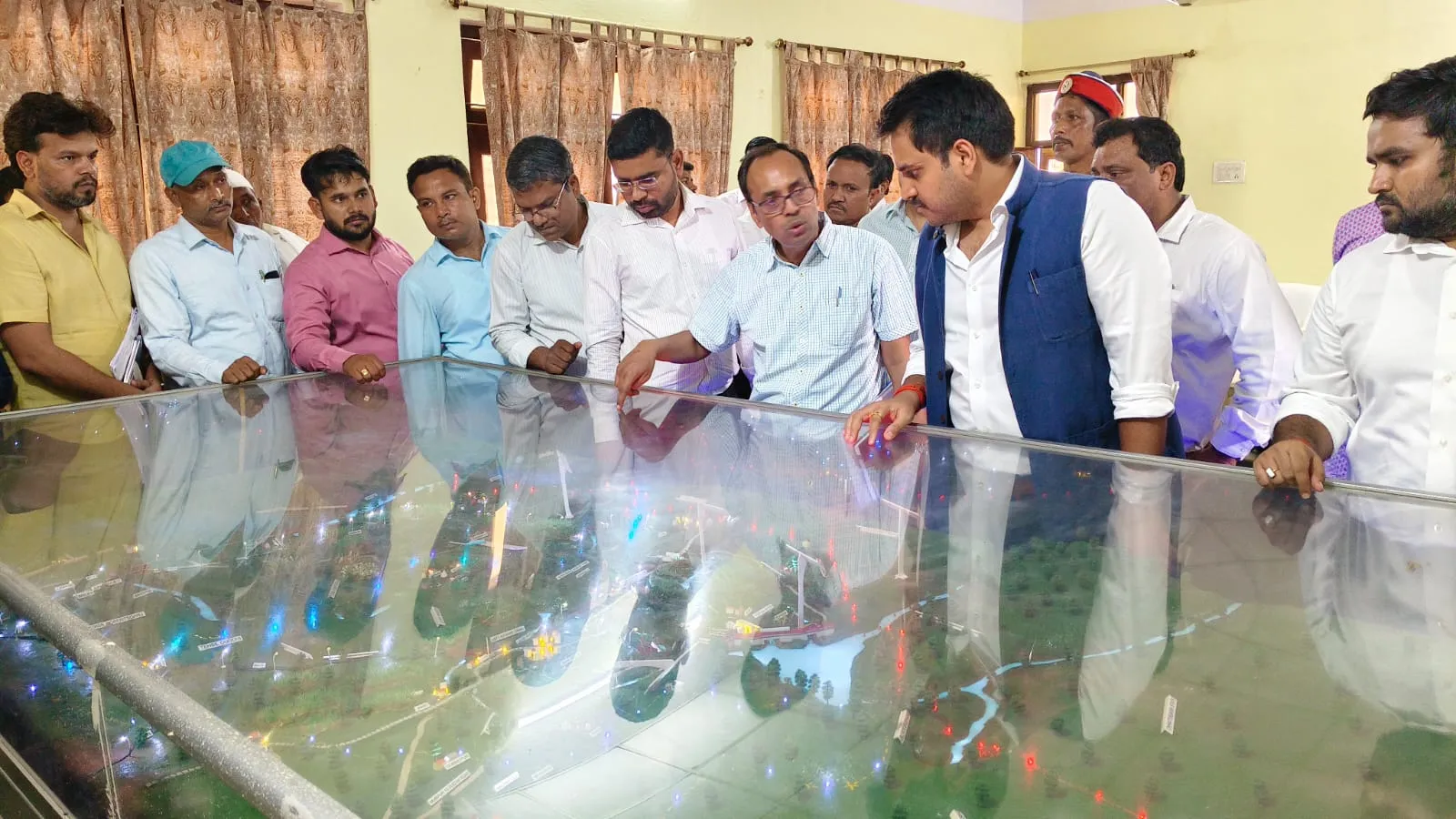 अमवार पेयजल योजना का डीएम ने किया औचक निरीक्षण, जून तक हर घर जलापूर्ति के निर्देश