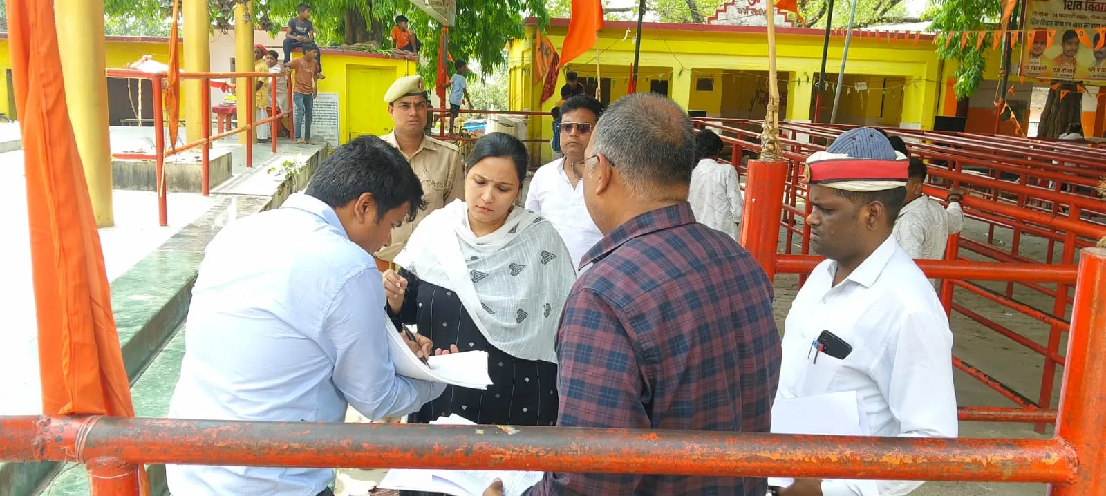 जिलाधिकारी द्वारा कार्यदायी संस्था को निर्देशित किया गया कि माह जून तक हरहाल में इस कार्य को पूर्ण कर लिया जाय