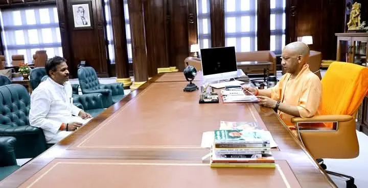 मुख्यमंत्री से मिले महापौर। प्रयागराज के विकास और सौंदर्यीकरण पर की विस्तृत चर्चा।
