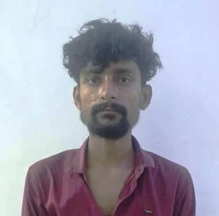 एसटीएफ की बड़ी कार्रवाई, 50 हजार का इनामी बदमाश बांदा से गिरफ्तार।