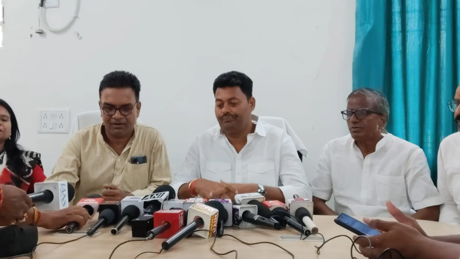 प्रभारी मंत्री का मंत्री बनने के पश्चात् पहली बार पश्चिमी चंपारण का दौरा