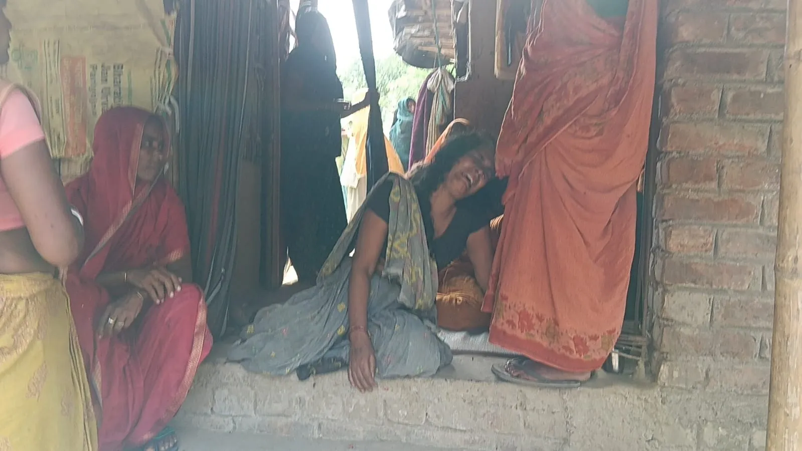 सुपौल में सनसनी : सरकारी स्कूल में मिली 19 वर्षीय युवती की खून से लथपथ मिली लाश 