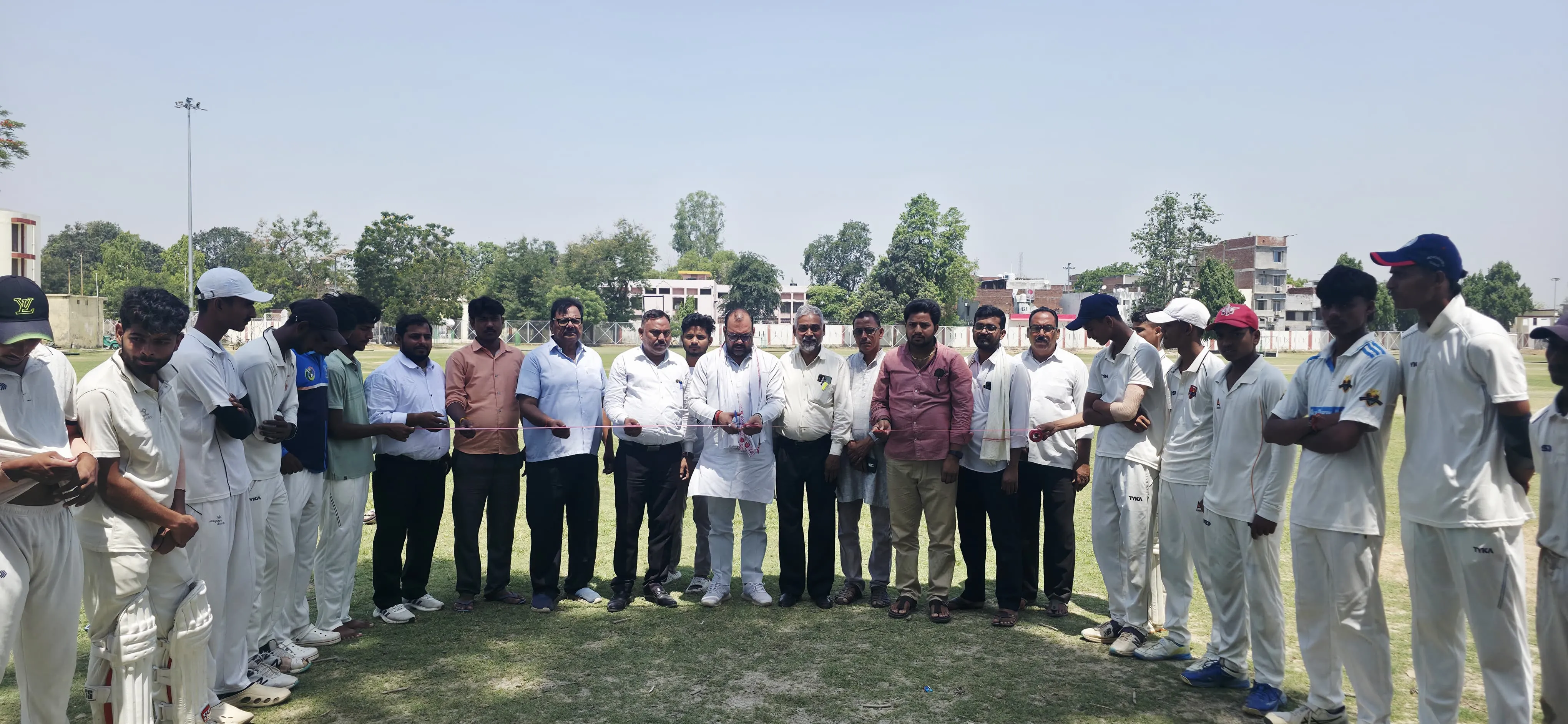 पूर्व प्रधान मंत्री राजीव गांधी की पुण्यतिथि पर स्टेडियम में क्रिकेट मैच का हुआ आयोजन 
