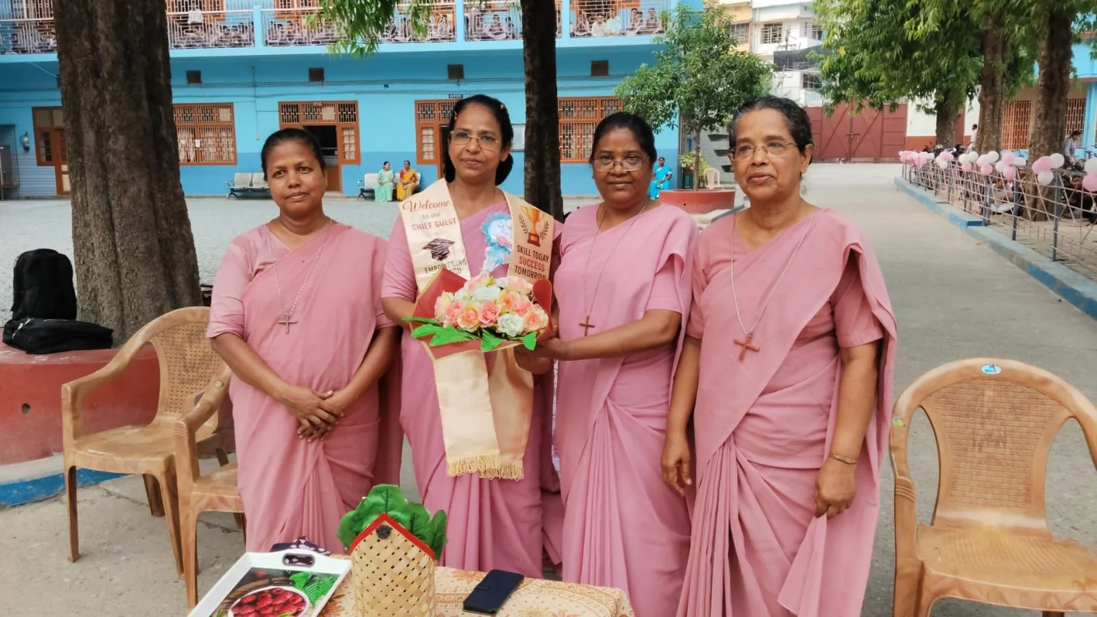 दीप प्रज्वलन के साथ विद्यालय में प्रथम कौशल महोत्सव का शुभारंभ