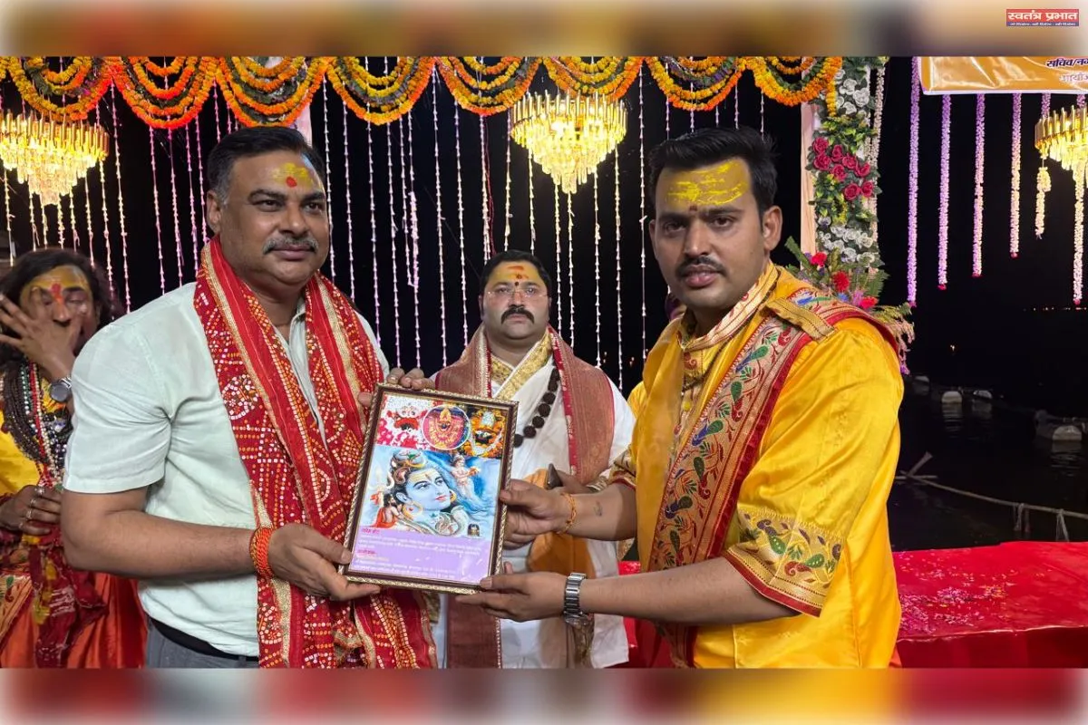 गंगा दशहरा पर विंध्याचल में उतरी आस्था की अनुपम छटा, पक्का घाट की दिव्य आरती में उमड़ा जनसैलाब पुरी रात्रि चली सांस्कृतिक कार्यक्रम