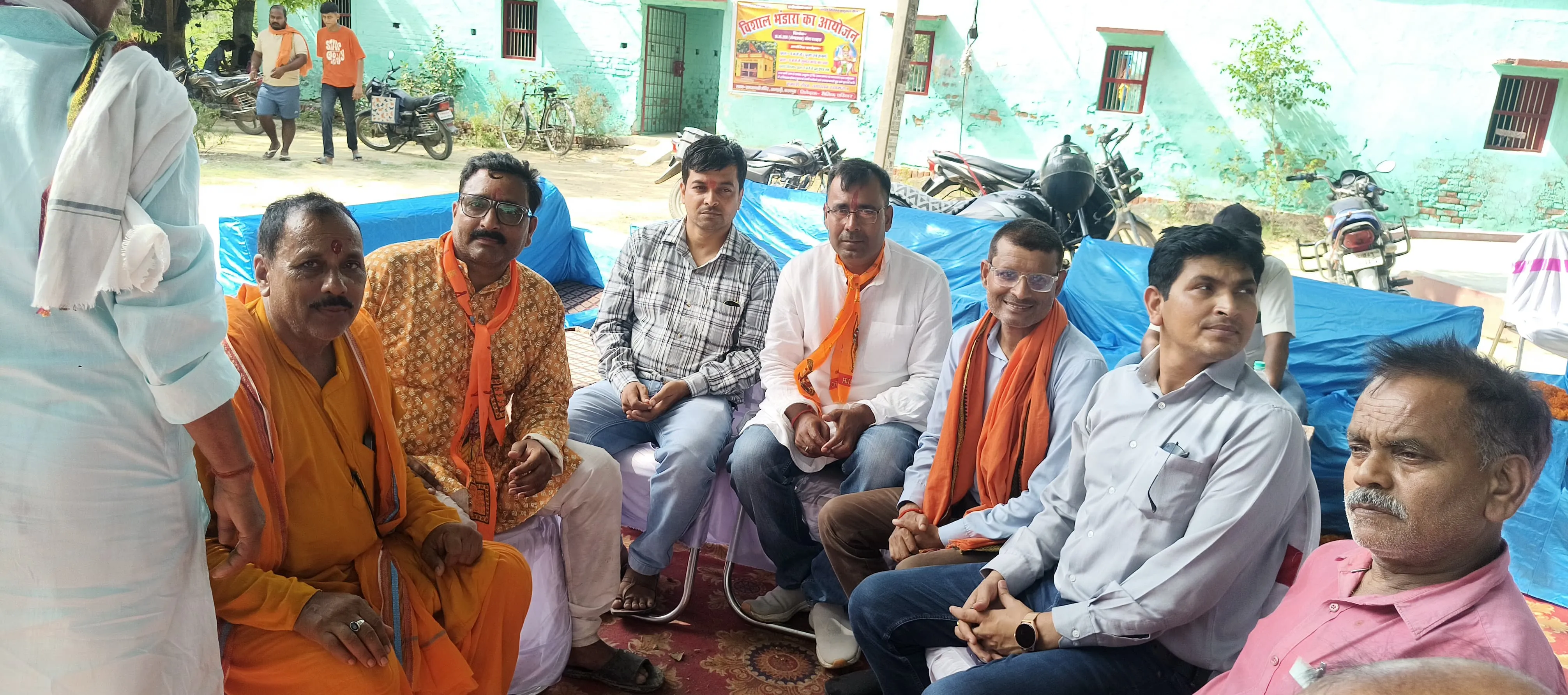 आमडाढ़ी-कर्णपुरा के दक्षिणमुखी हनुमान मंदिर परिसर में विशाल भंडारा व शर्बत वितरण कार्यक्रम आयोजित, श्रद्धालुओं ने ग्रहण किया प्रसाद