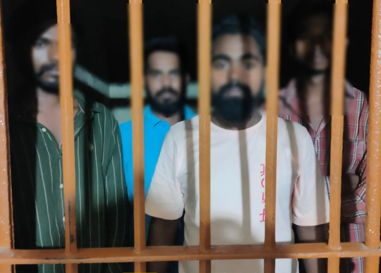 गोरखपुर; खजनी में खूनी वारदात का खुलासा: हत्या के आरोप में 4 गिरफ्तार, आला कत्ल चाकू-डंडा बरामद