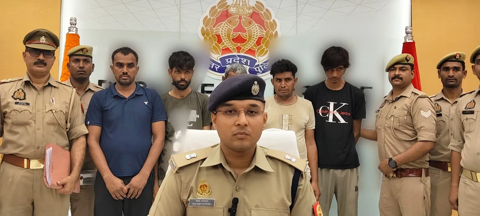 सोनभद्र पुलिस का साइबर अपराधियों पर कड़ा प्रहार, धन की उगाही हेतु साइबर उत्पीड़न एवं ब्लैकमेलिंग कर आत्महत्या के लिए दुष्प्रेरित करने वाले गिरोह का पर्दाफाश