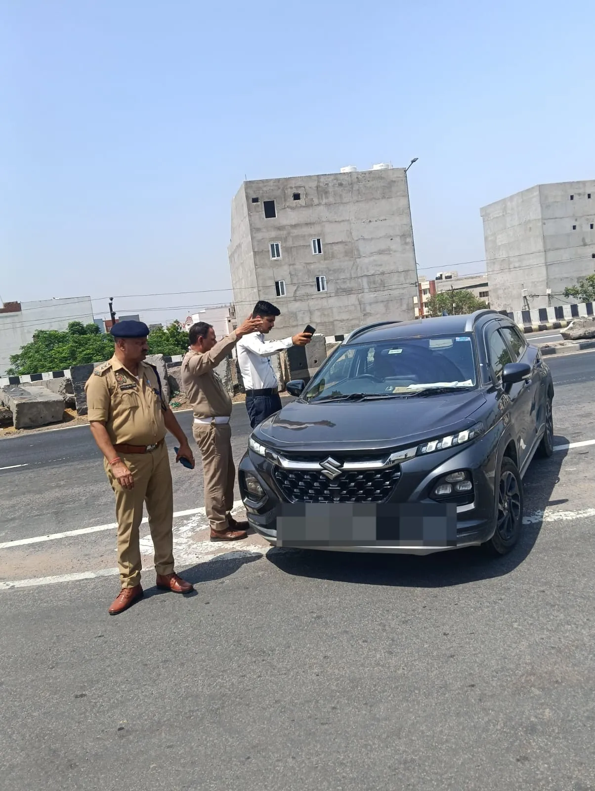 कानपुर में विपरीत दिशा में वाहन चलाने वालों पर बड़ी कार्यवाही, ओवर स्पीड वाहनों के भी चालान 