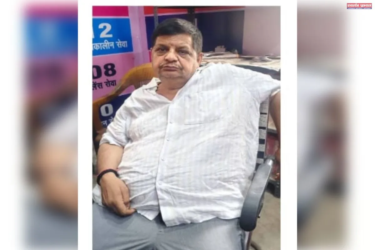 प्रयागराज में रोडवेज अधिकारी रिश्वत लेते गिरफ्तार, एंटी करप्शन टीम ने 8 हजार रुपये के साथ रंगे हाथ दबोचा।