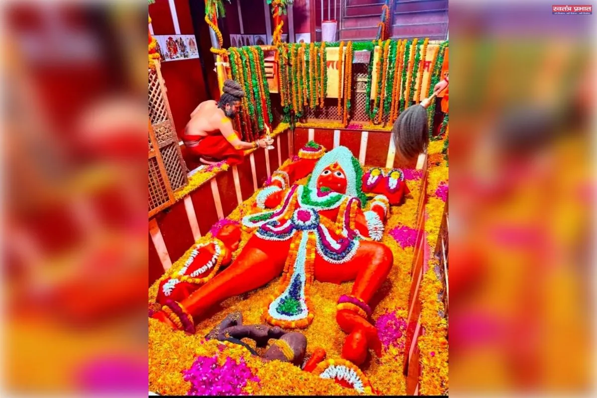 ज्येष्ठ मास के पांचवें मंगलवार पर बड़े हनुमान मंदिर में उमड़ा आस्था का सैलाब।