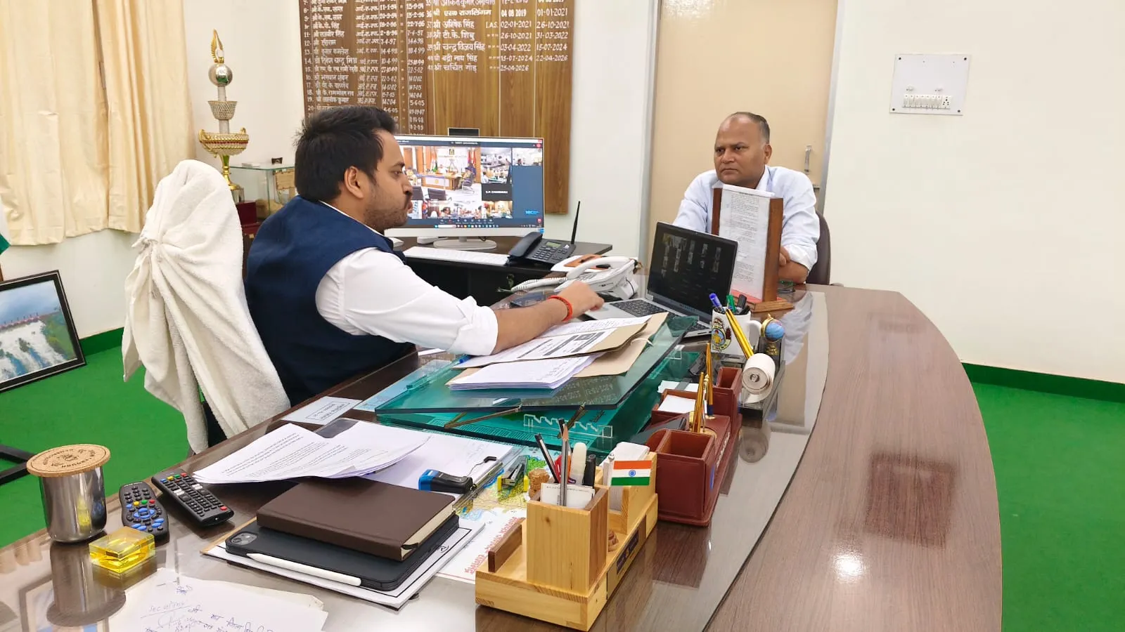 भूमि अभिलेखों के डिजिटलीकरण को लेकर जिलाधिकारी सख्त, पंचायत सहायकों से कराई जाएगी ऑनलाइन फीडिंग