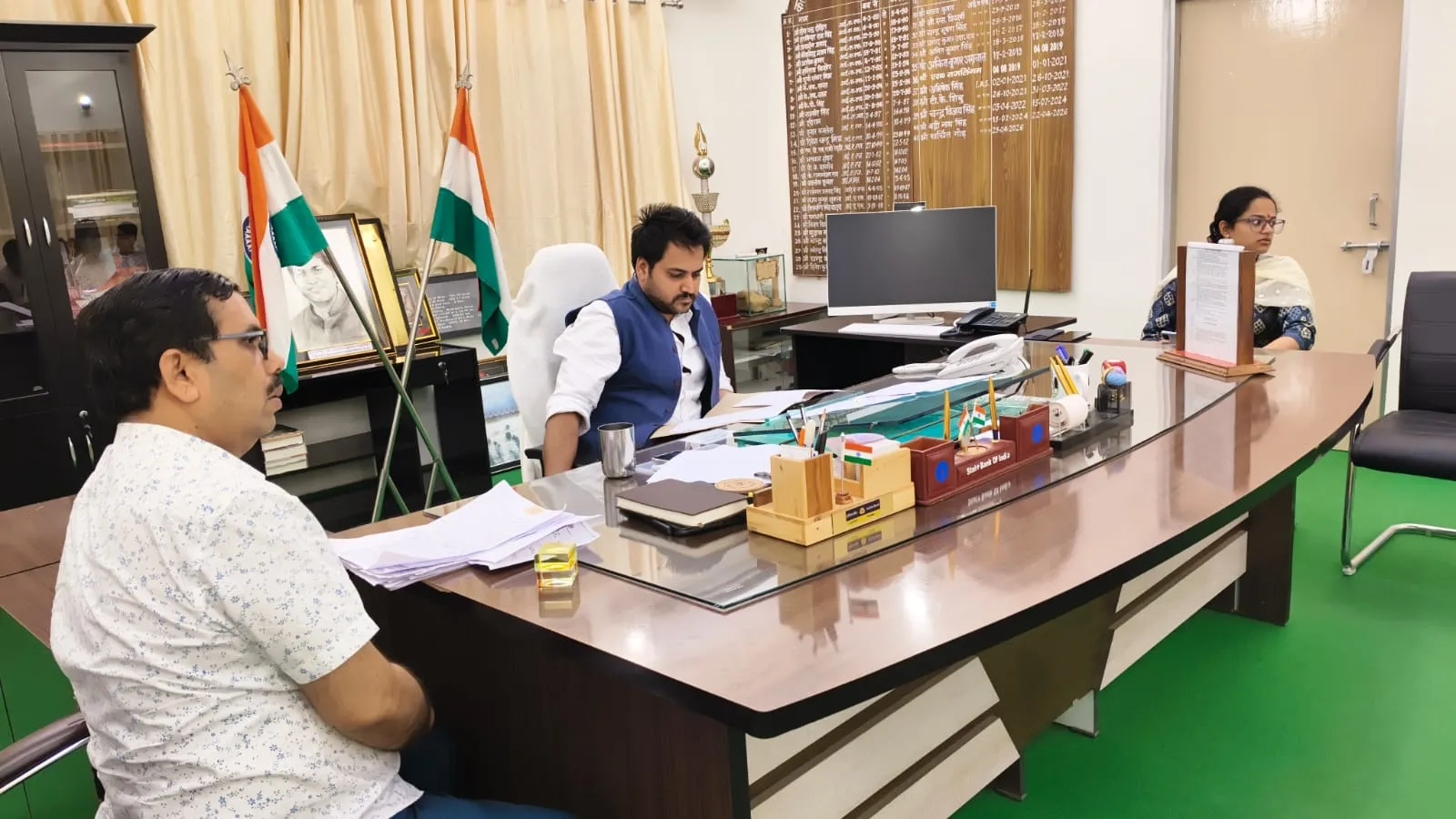 आईजीआरएस शिकायतों के गुणवत्तापूर्ण एवं समयबद्ध निस्तारण पर जिलाधिकारी ने की समीक्षा