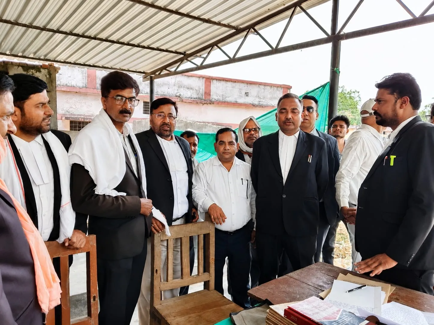 जनपद में फर्जी अधिवक्ताओं एवं मुंशियों के विरुद्ध सोनभद्र बार एसोसिएशन एवं डिस्ट्रिक्ट बार एसोसिएशन ने संयुक्त  रूप से   चलाया  सघन जांच अभियान