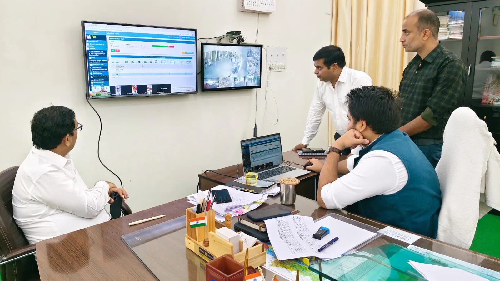 जिलाधिकारी चर्चित गौड़ के निर्देशन में बड़ी कार्रवाई, लापरवाही पर लेखपाल निलंबित