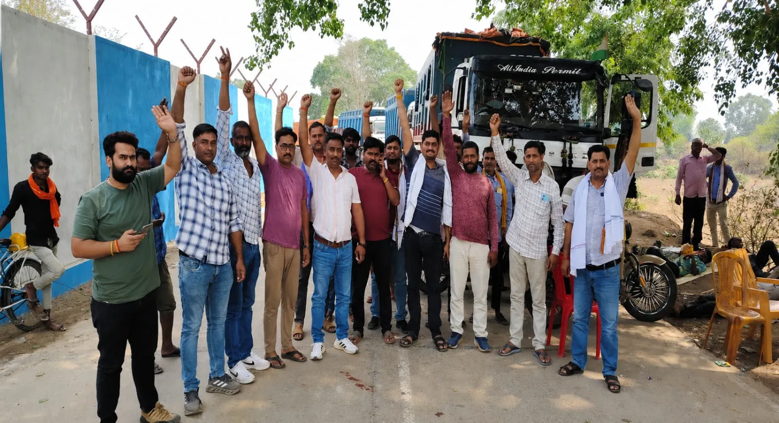ओवरलोड परिवहन पर एनटीपीसी की सख्ती, वाहन मालिकों का धरना शुरू