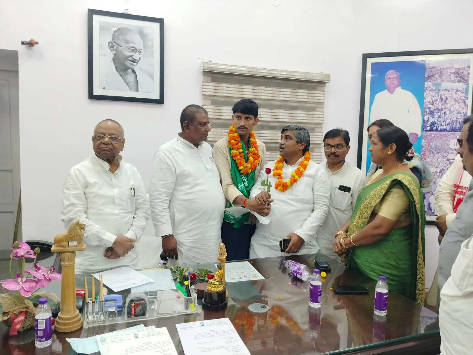 राजद ने युवा चेहरे पर जताया भरोसा, डेवा पंचायत के मुखिया संतोष कुमार बने धनरूआ प्रखंड कार्यकारी अध्यक्ष