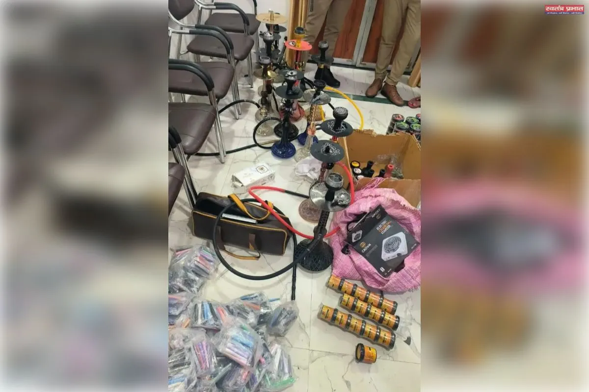 मालवीय रोड स्थित 7th हेवन रेस्टोरेंट में चल रहे अवैध हुक्का बार पर पुलिस का बड़ा छापा