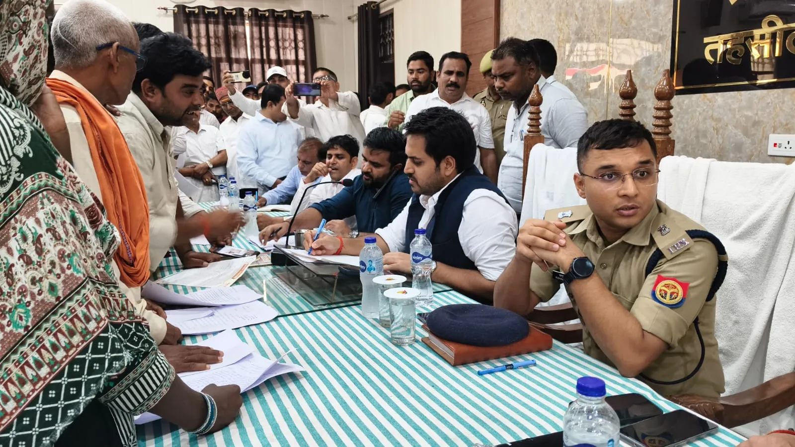 जिलाधिकारी एवं अपर पुलिस अधीक्षक (ऑपरेशन) द्वारा तहसील दुद्धी में सम्पूर्ण समाधान दिवस पर सुनी गई जन समस्याएं