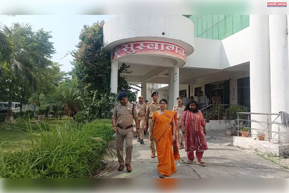 पुलिस भर्ती परीक्षा- 2025 की व्यवस्थाओं का जिलाधिकारी ने किया औचक निरीक्षण