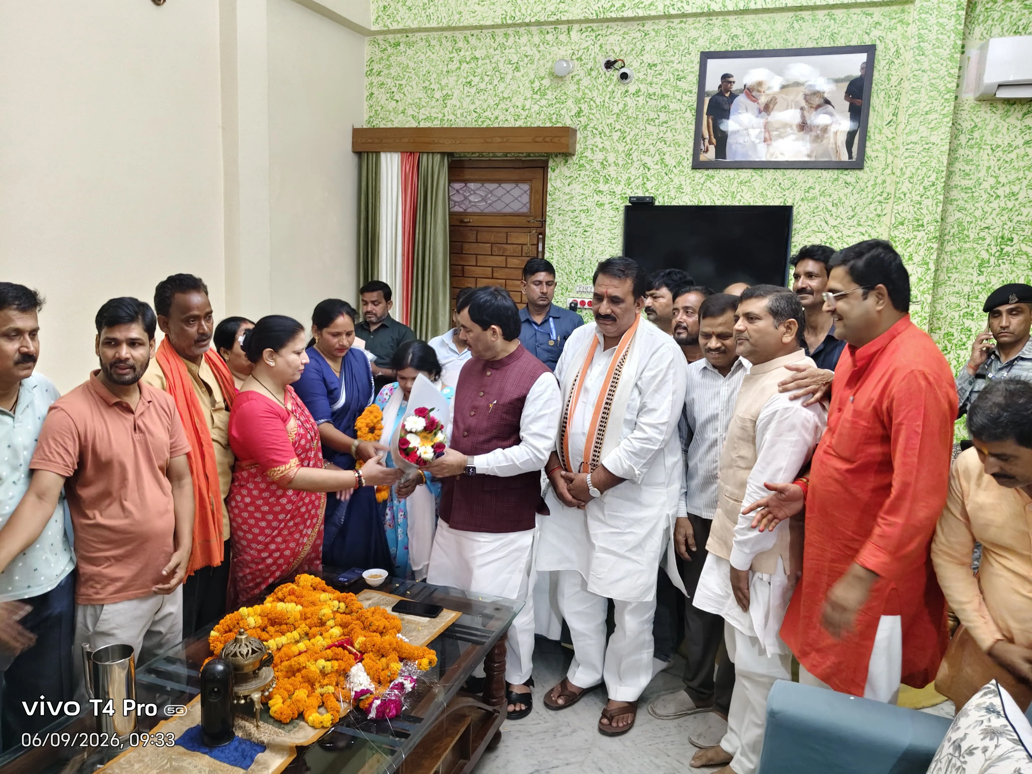  जिला उपाध्यक्ष के आवास पहुंचे राष्ट्रीय प्रवक्ता शाहनवाज हुसैन, उमाशंकर शर्मा का जाना हालचाल।