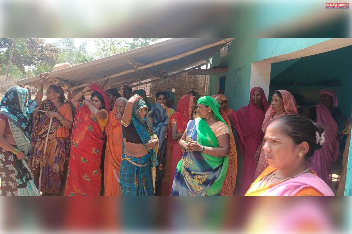 संदिग्ध परिस्थितियों में फंदे से लटक कर मूक-बधिर विवाहिता ने दी जान, दहेज हत्या का आरोप