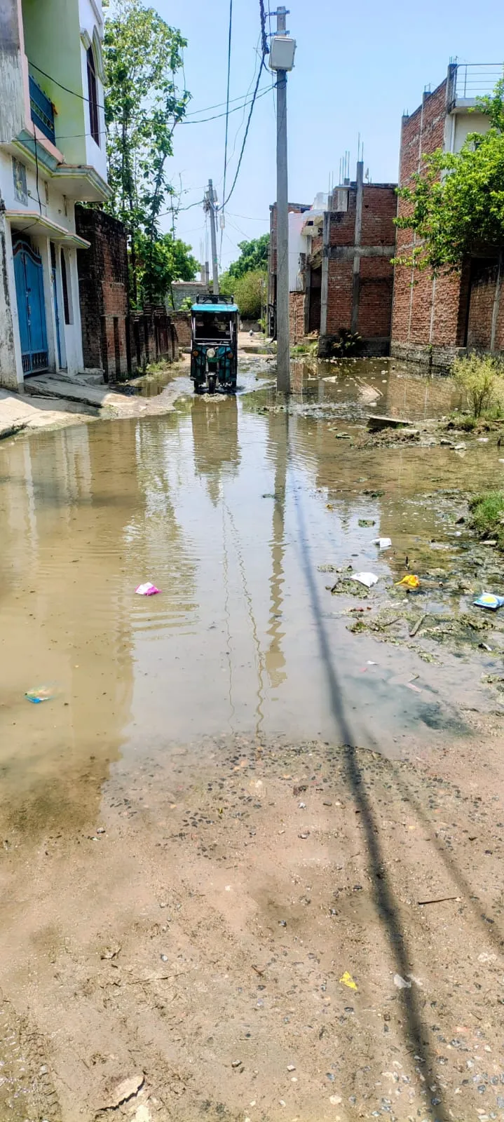 मुंडीचक मोहल्ले में जल जमाव से जनजीवन प्रभावित