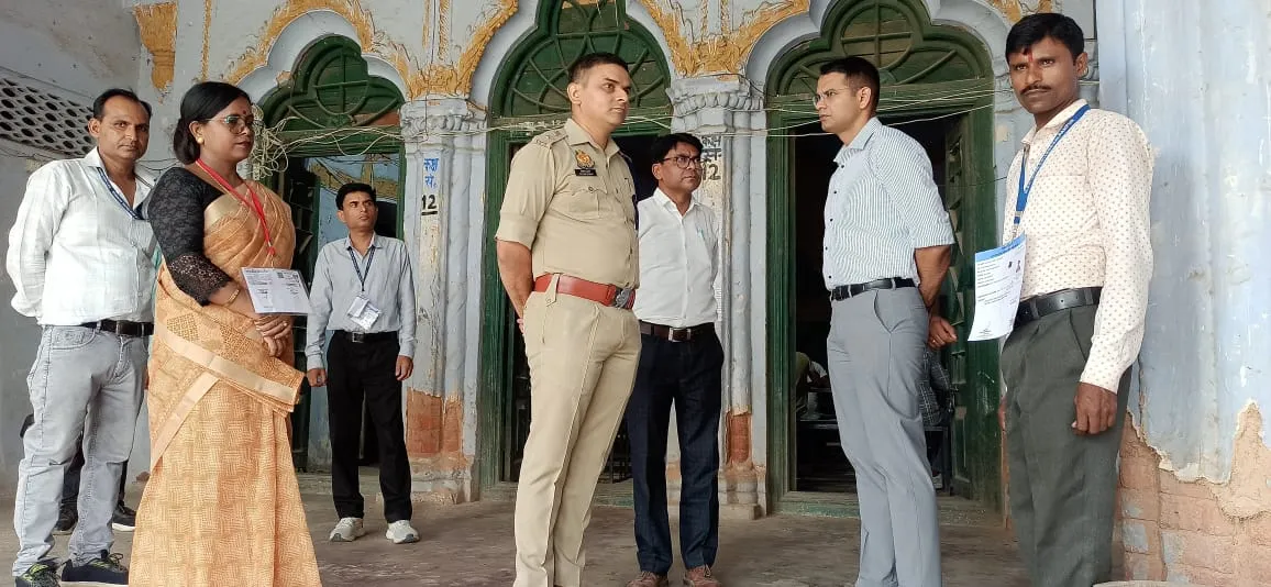 सिपाही भर्ती परीक्षा की तैयारियों का डीएम-एसपी ने लिया जायजा, सुरक्षा व्यवस्था पर विशेष जोर