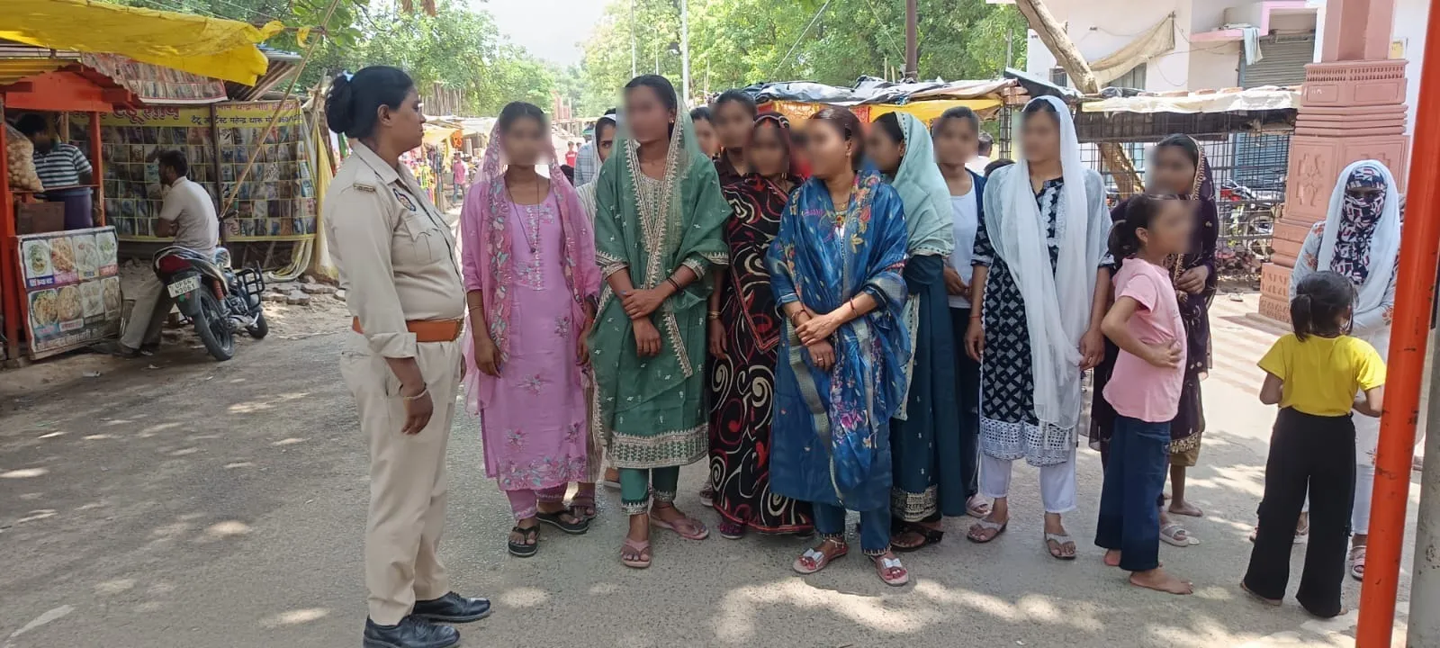 मिशन शक्ति अभियान के तहत महिलाओं को किया गया जागरूक