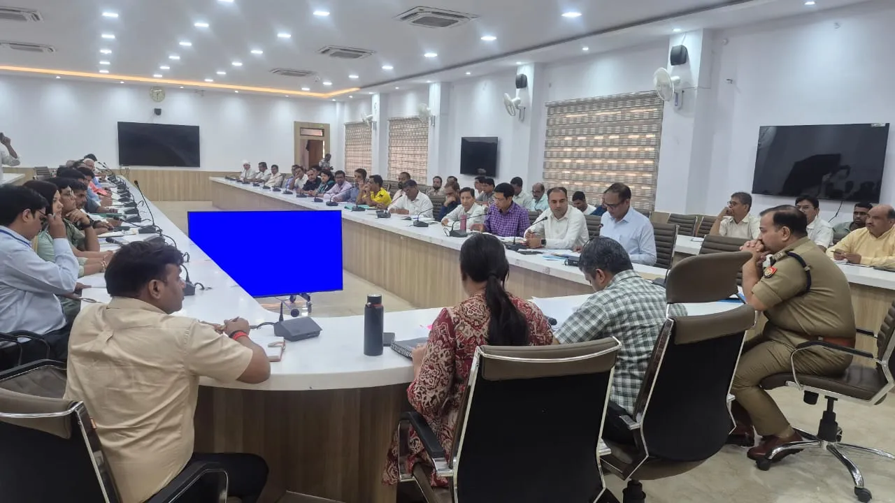12वें अन्तर्राष्ट्रीय योग दिवस की तैयारियों के सम्बंध में की समीक्षा ।