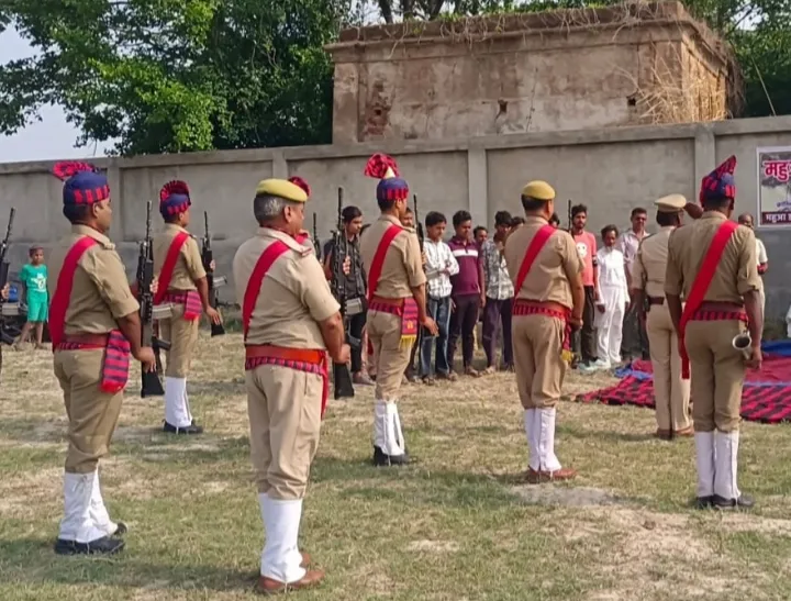 शौर्य दिवस' पर गूंजी सशस्त्र सलामी, 'विस्मृति से स्मृति' तक पहुंचा इतिहास