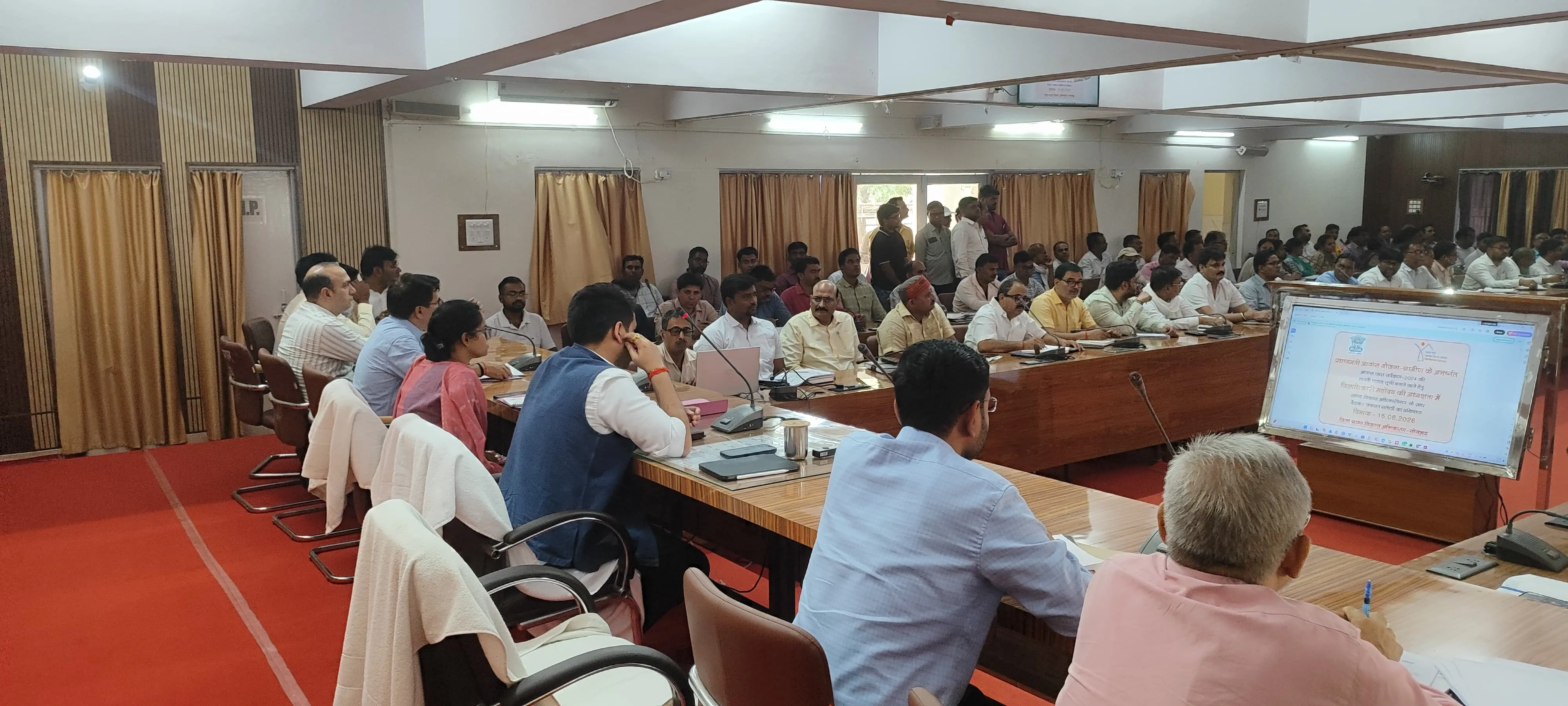 प्रधानमंत्री आवास योजना (ग्रामीण) की स्थायी पात्रता सूची हेतु ग्राम पंचायतों में ग्राम सभाओं का होगा आयोजन-जिलाधिकारी