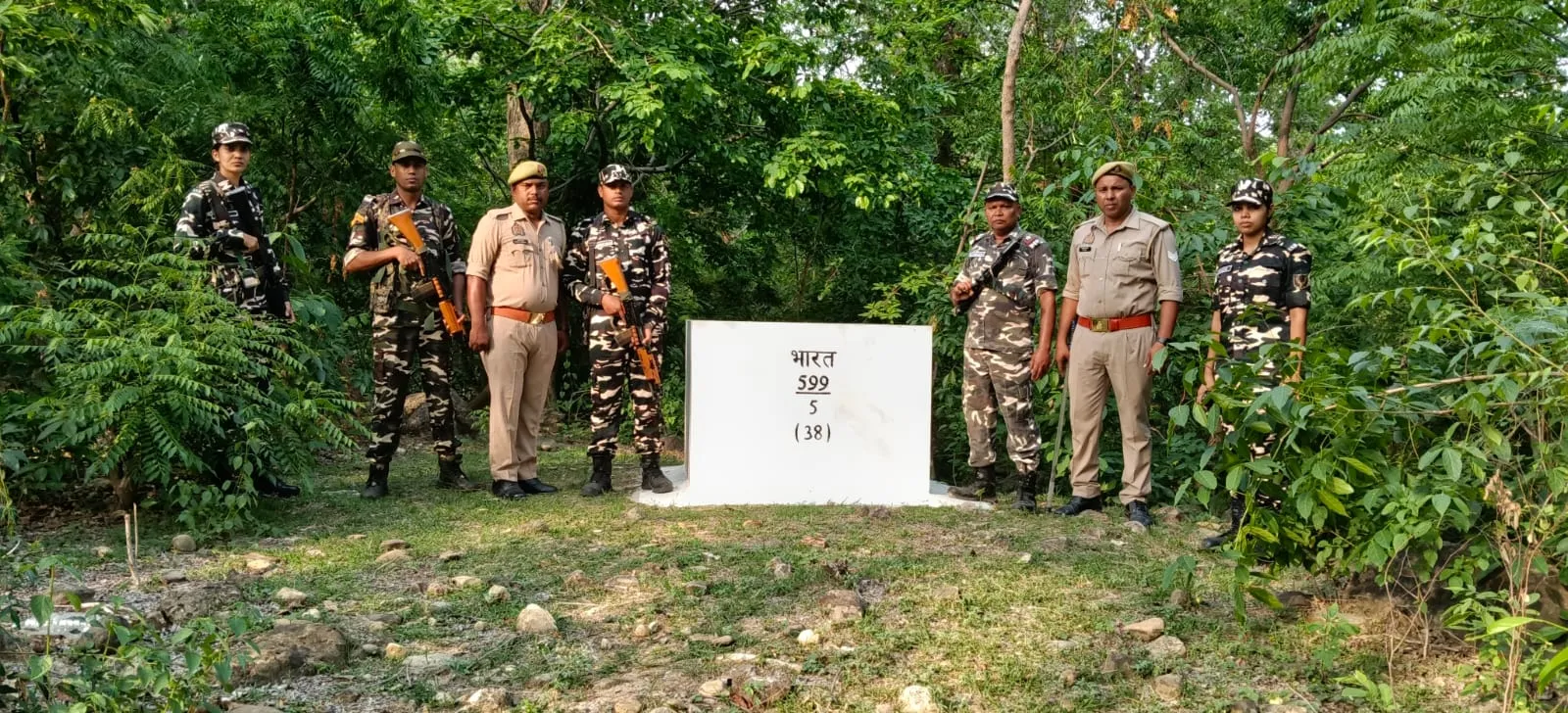 इंडो-नेपाल बॉर्डर पर पुलिस व एसएसबी की संयुक्त गश्त, संदिग्ध गतिविधियों पर कड़ी नजर