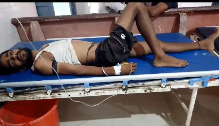आम तोडते समय हाईटेंशन लाइन की चपेट में आया युवक, झुलसा