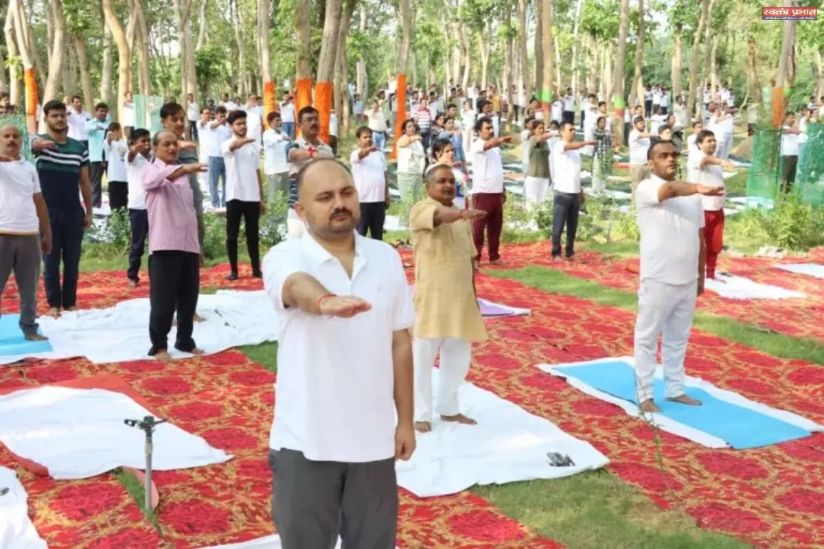 चिलबिला पार्क में अर्न्तराष्ट्रीय योग दिवस का किया गया भव्य आयोजन
