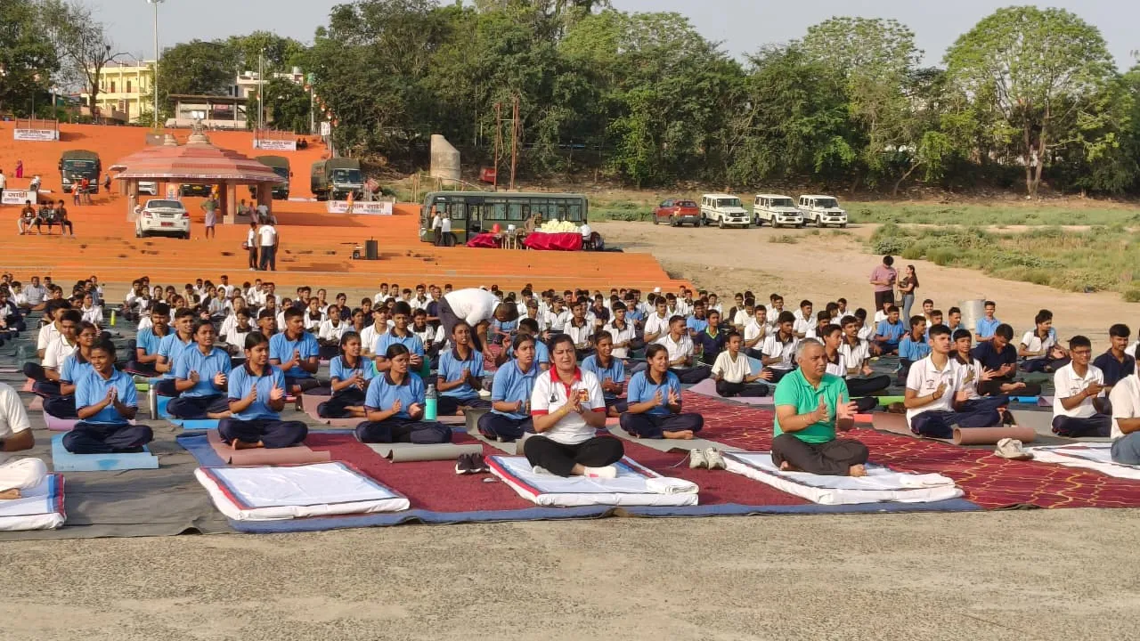 एनसीसी ग्रुप , प्रयागराज के तत्वावधान में अंतर्राष्ट्रीय योग दिवस का भव्य आयोजन