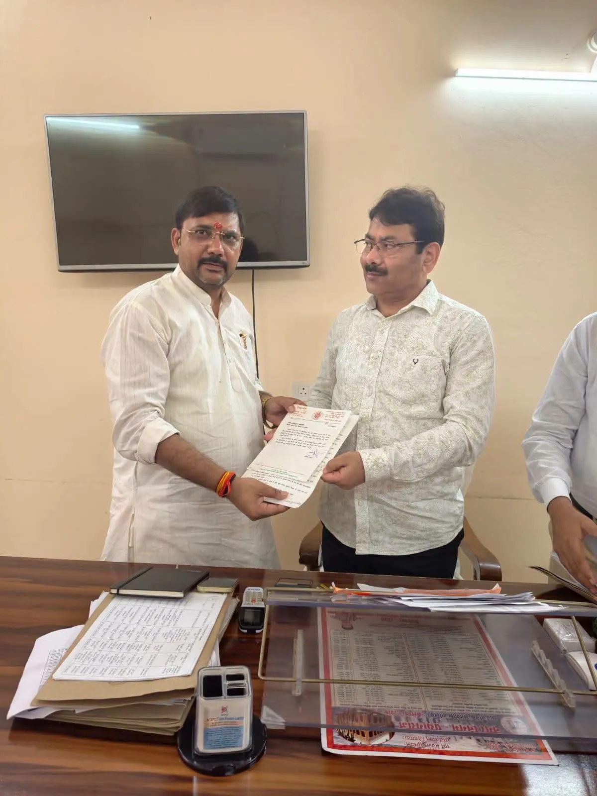 नामित पार्षद अरुण कुमार मिश्रा के, झूंसी सहित कई क्षेत्रों में विकास कार्यों से जनता खुश।