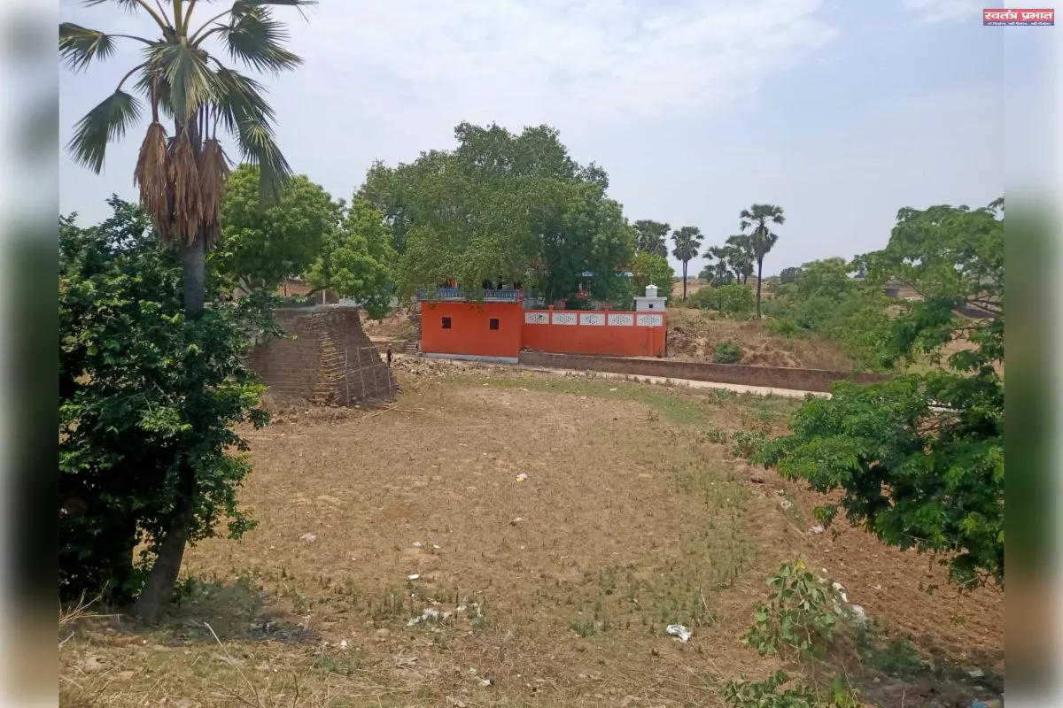 ड्रमंडगंज मे हनुमान मंदिर के बगल में चल रहा देह व्यापार का धंधा &nbsp;ग्रामीणों में आक्रोश