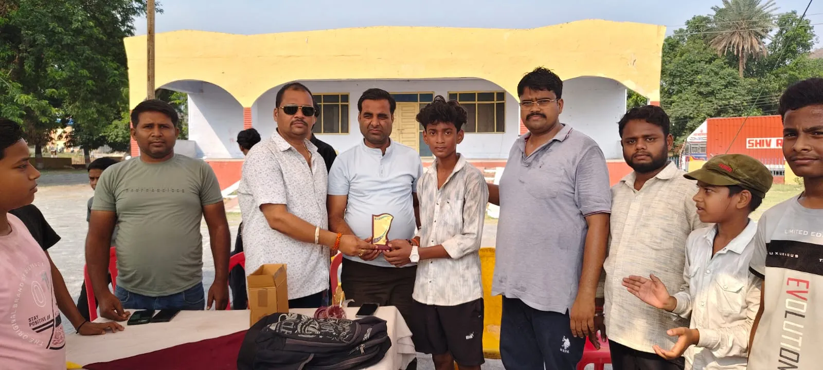 राष्ट्रीय नवनिर्माण सेना ट्रस्ट द्वारा संचालित राष्ट्रीय नवनिर्माण क्रिकेट सेना की प्रतियोगिता में रोमांचक मुकाबले