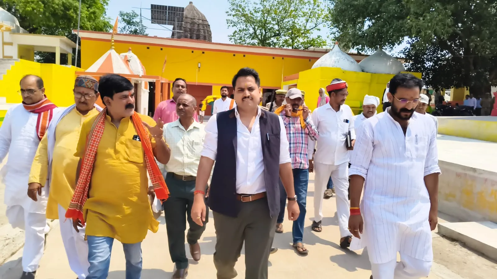 जिलाधिकारी ने गोठानी शिव मंदिर में की पूजा-अर्चना, पर्यटन विकास कार्यों का किया निरीक्षण