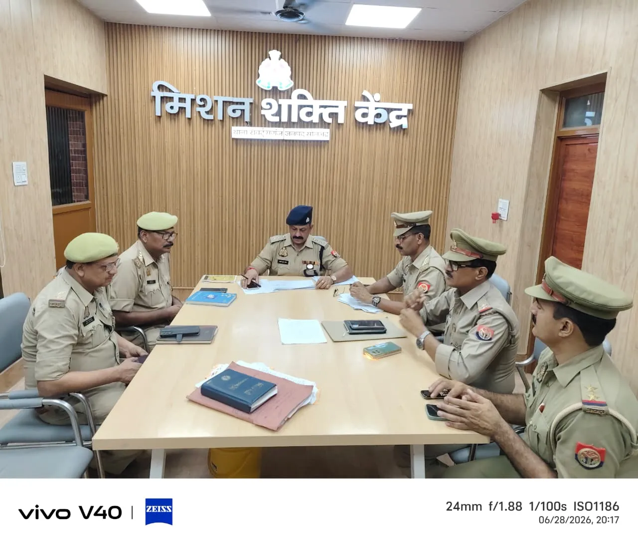 क्षेत्राधिकारी नगर द्वारा थाना रॉबर्ट्सगंज में 60 एवं 90 दिवस से लंबित विवेचनाओं की समीक्षा बैठक आयोजित