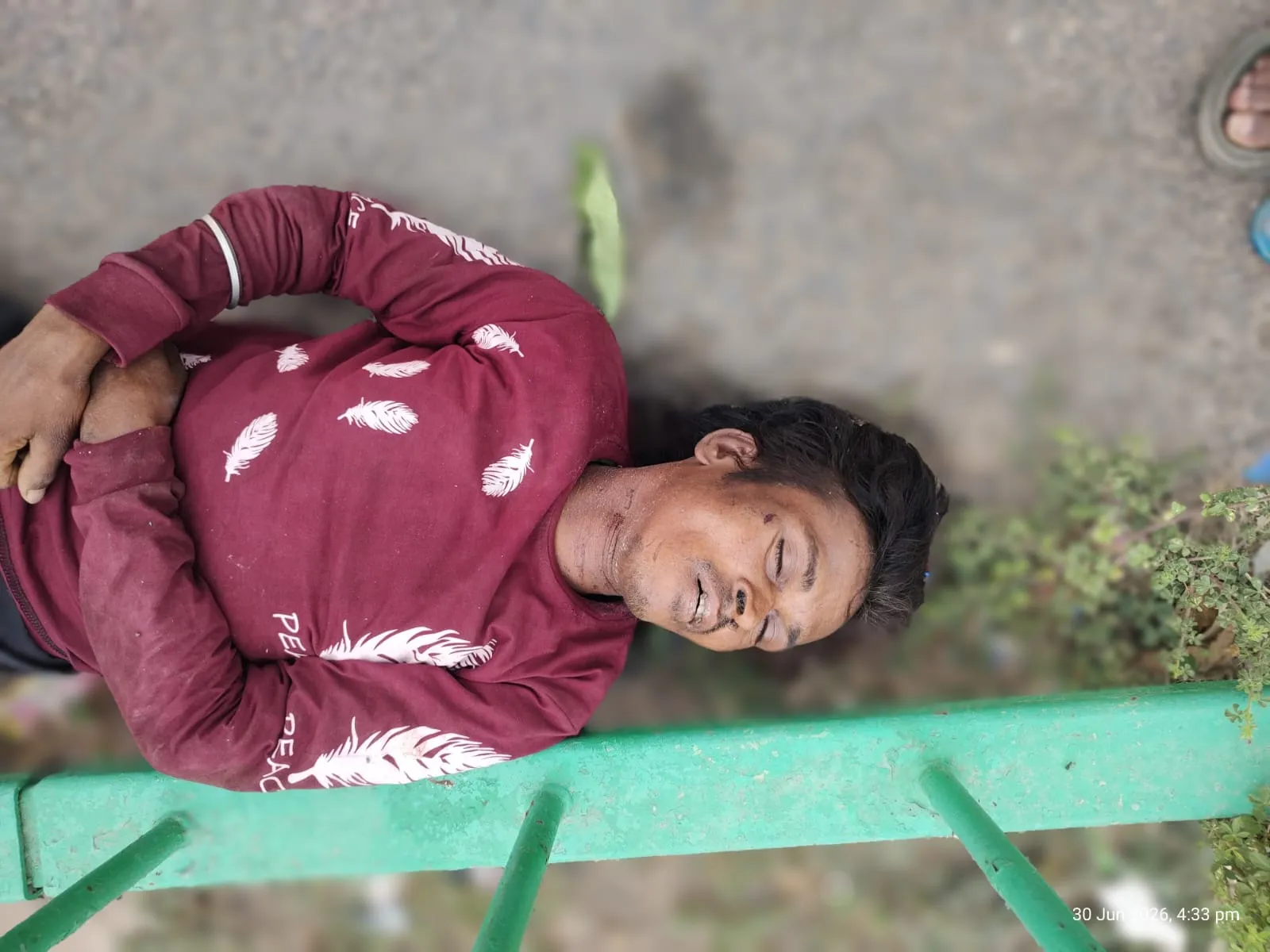 डांडी क्षेत्र में सड़क किनारे अज्ञात युवक का शव,पुलिस शिनाख़्त करने मे जुटी 