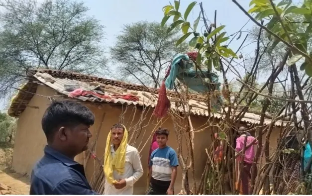 संदिग्ध परिस्थिति में लटका मिला युवक का शव, परिजनों में मचा कोहराम