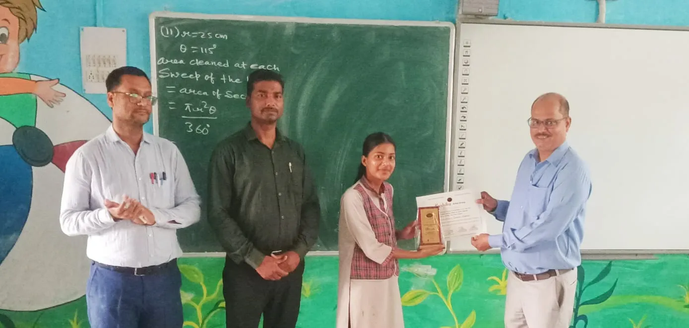 वाराणसी में आयोजित राज्य स्तरीय कार्यशाला एवं प्रदर्शनी में लोक कला के संरक्षण हेतु सम्मान समारोह का हुआ आयोजन