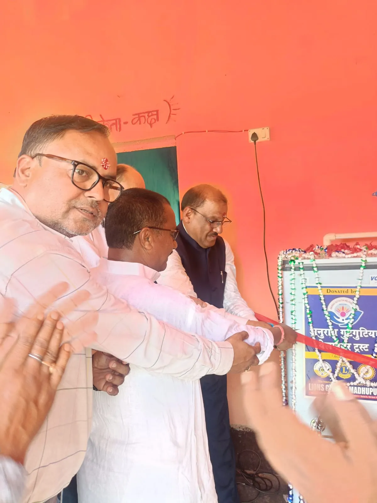 विद्यार्थियों को मिलेगा शीतल पेयजल, सरस्वती शिशु विद्या मंदिर बुढ़ई वॉटर चिलर मशीन का हुआ उद्घाटन