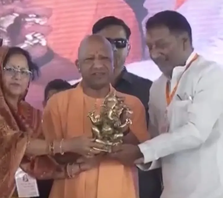 बरांव में नपं अध्यक्ष ने मुख्यमंत्री से मिलकर सौंपा विकास का मांगपत्र 